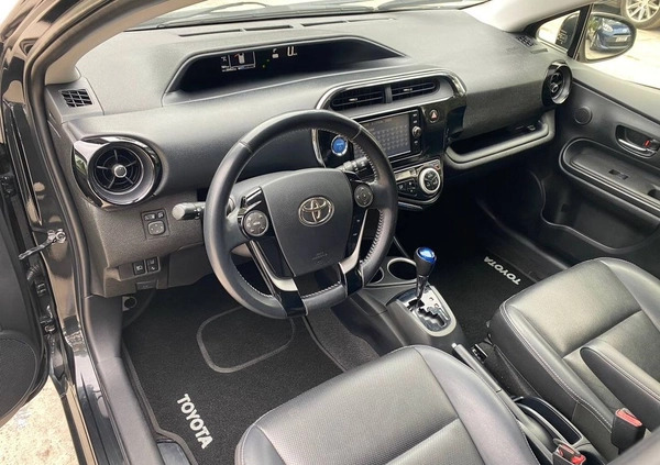Toyota Prius cena 52999 przebieg: 69000, rok produkcji 2019 z Warszawa małe 562